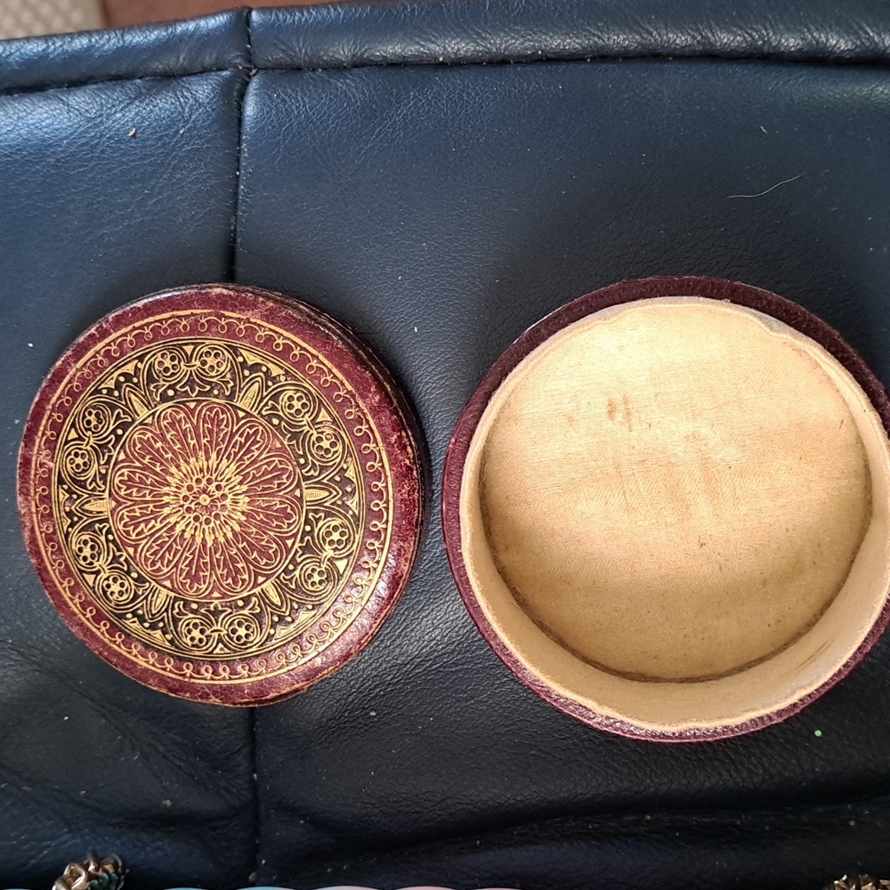 Vintage Paper Mache Trinket Box, made in India 3"